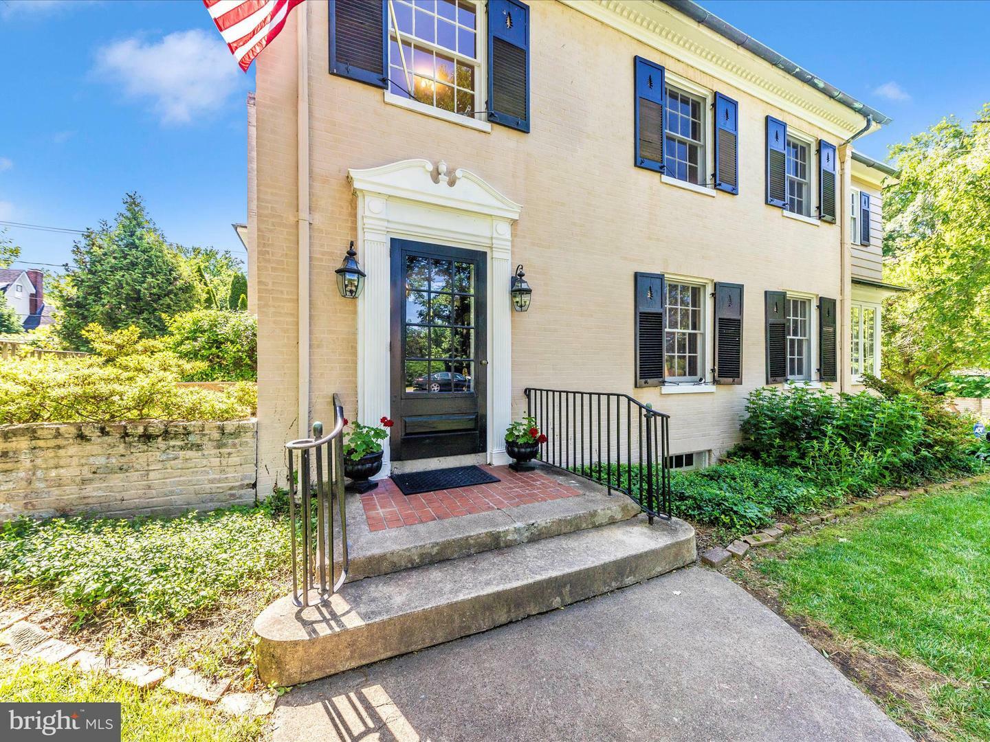 Property Photo:  306 Grove Boulevard  MD 21701 