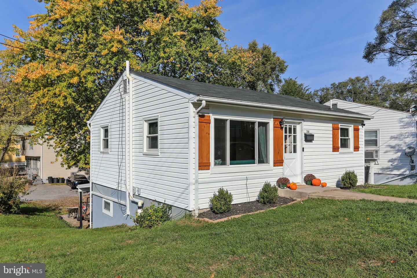 Property Photo: 708 3rd Street WV 25404
