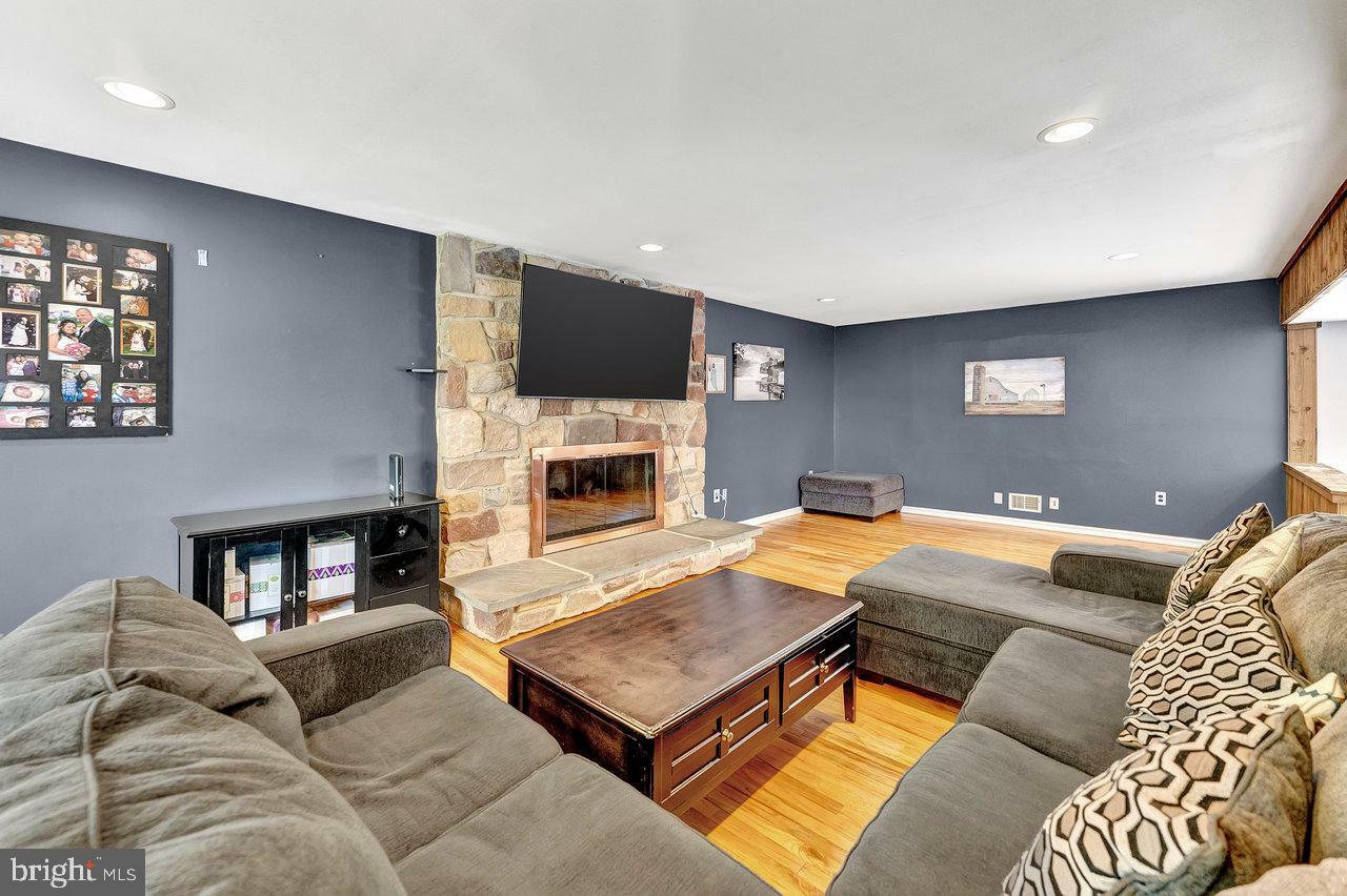 Property Photo:  5 Dolphin Lane  NJ 08619 