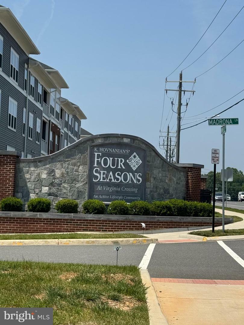 Property Photo: 3720 Havertill Lane 303 VA 22193