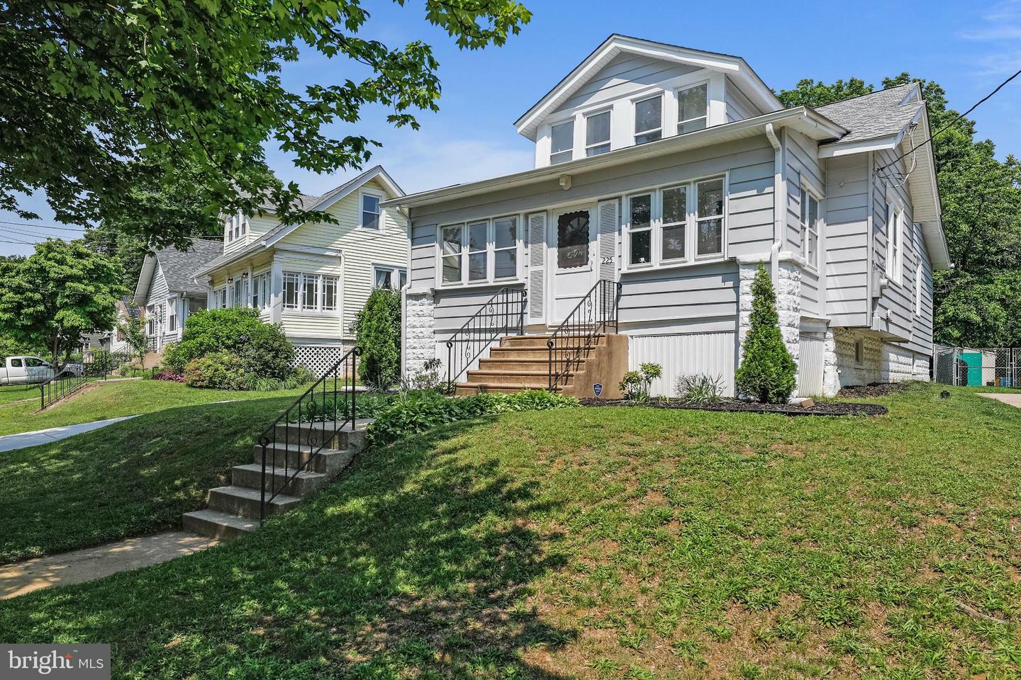 Property Photo: 225 W Franklin Avenue NJ 08108