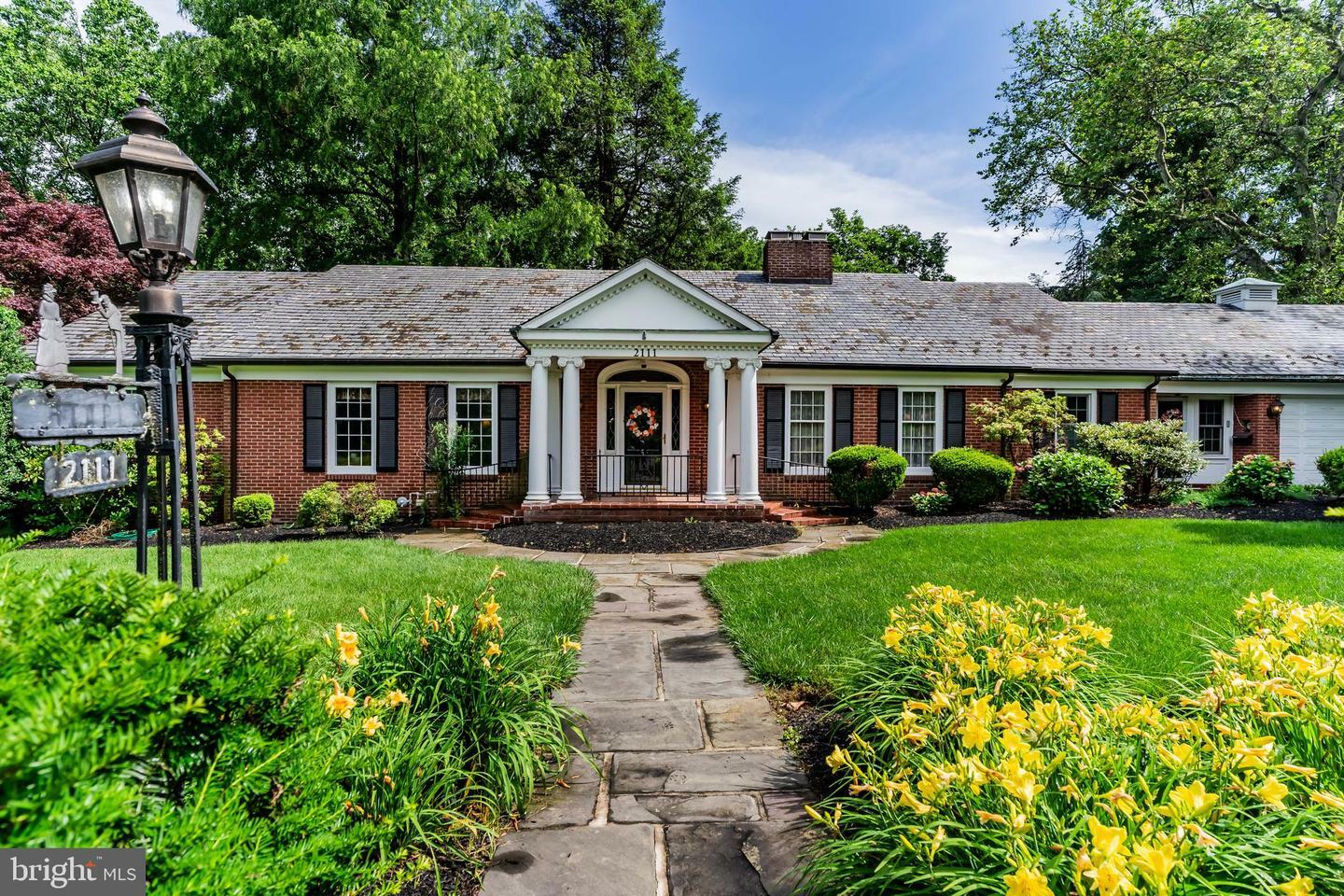 Property Photo: 2111 Bellevue Road PA 17104