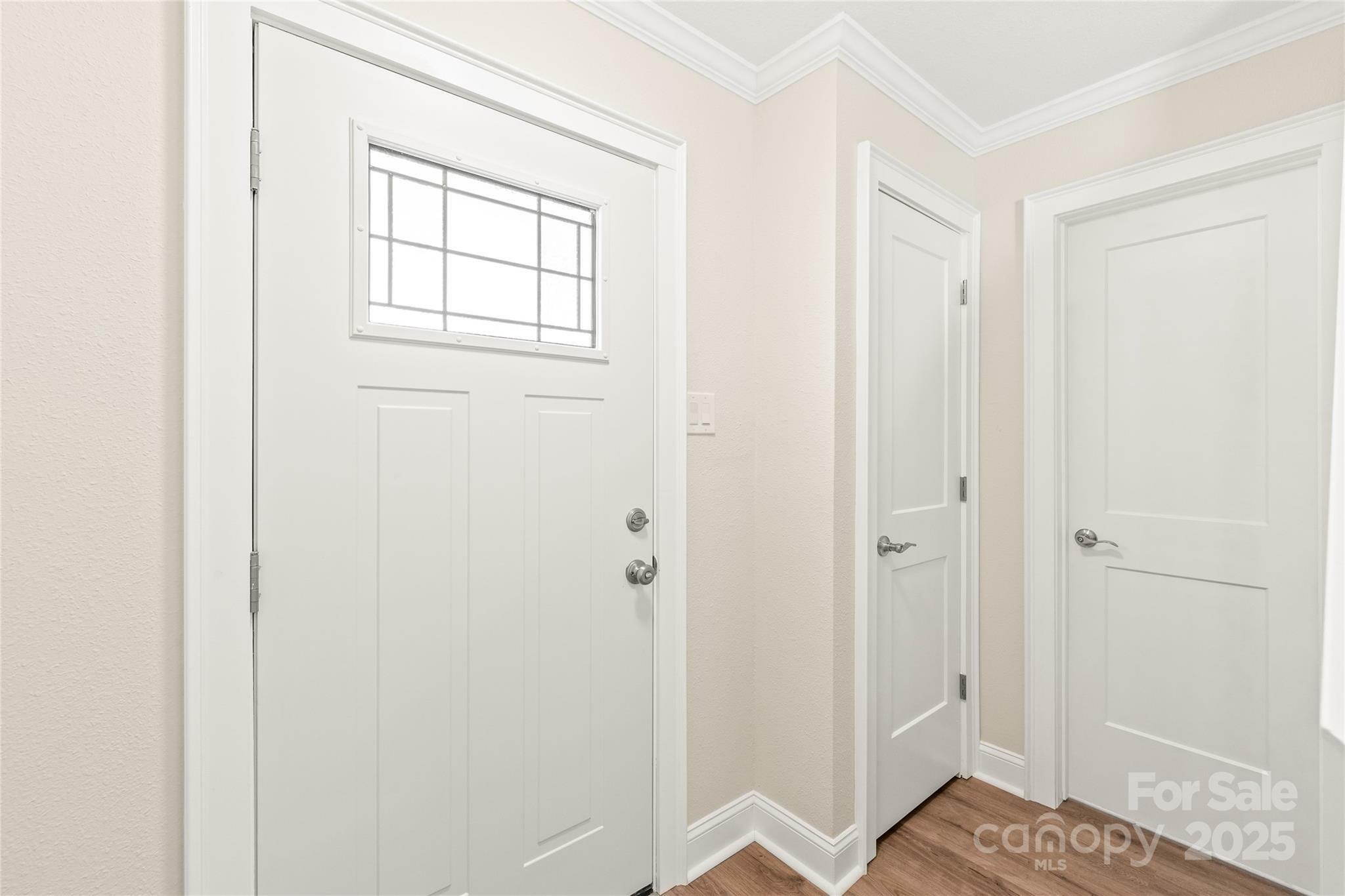 Property Photo: 6430 Matlea Court NC 28215