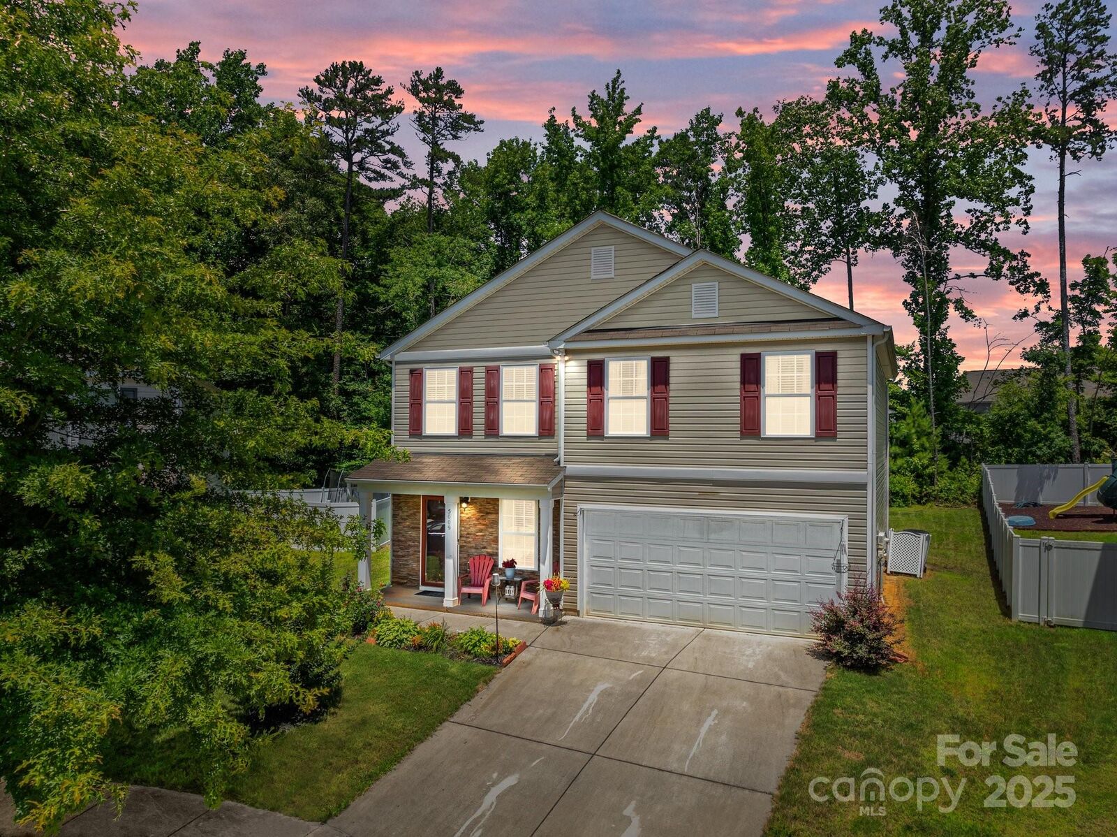 Property Photo: 5009 Granite Creek Lane NC 28269