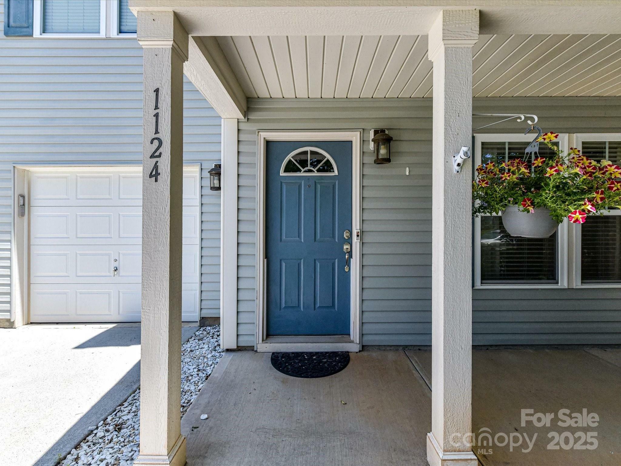 Property Photo: 1124 Hunter Street NC 28677