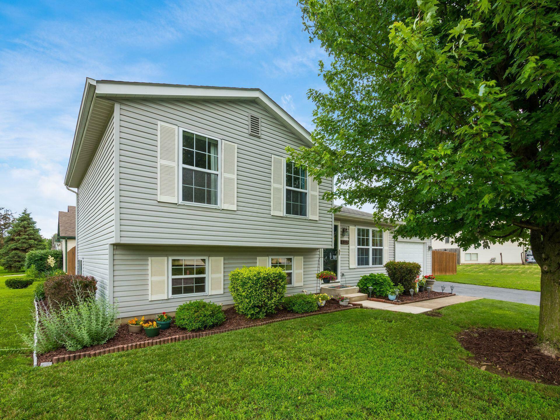 Property Photo: 1225 El Toro Drive OH 43204