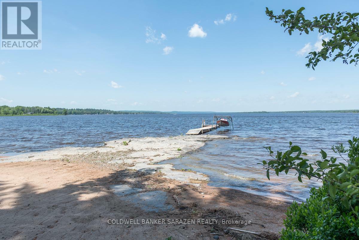 Property Photo: 637 McEwen Lane ON K7V 3Z8