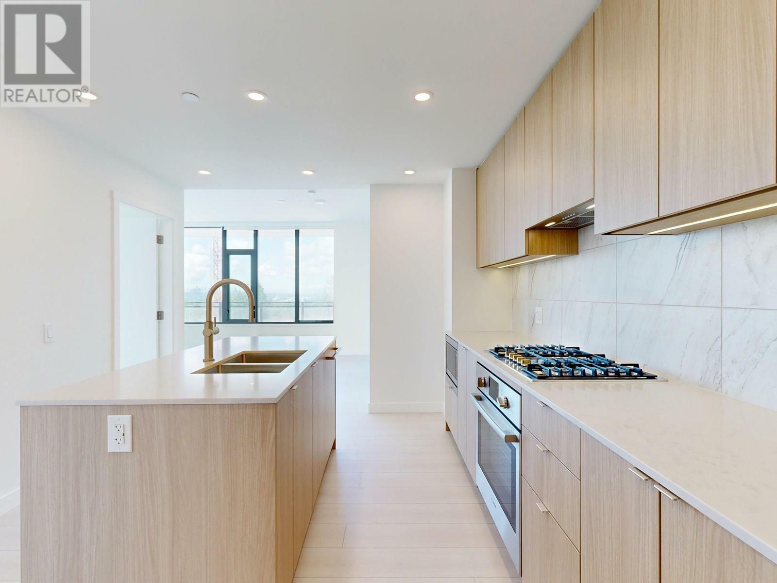 Property Photo: 626 Claremont Street 902 BC V3J 3T4