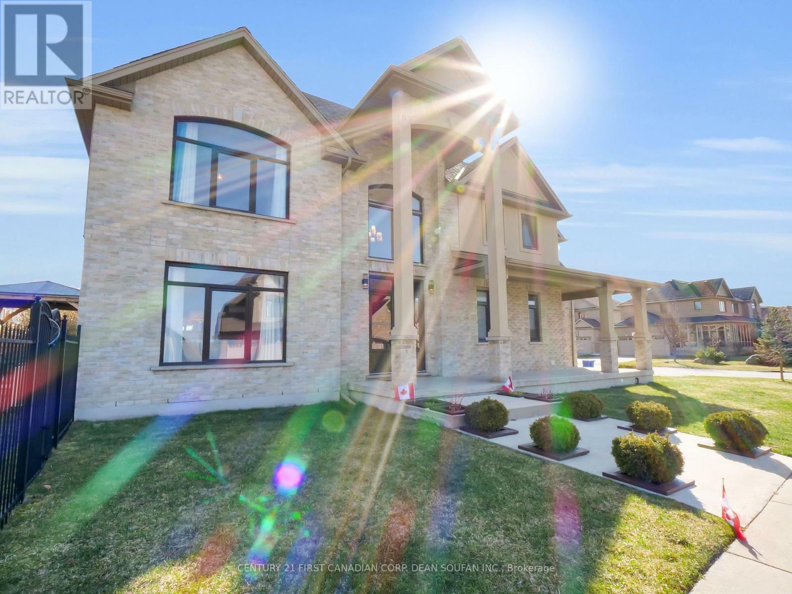 Photo de la propriété: 702 Kleinburg Drive ON N5X 0J8