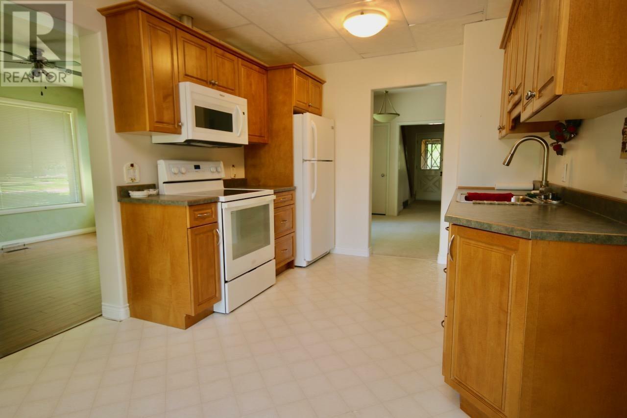 Property Photo: 37 Jessie St ON P0W 1E0