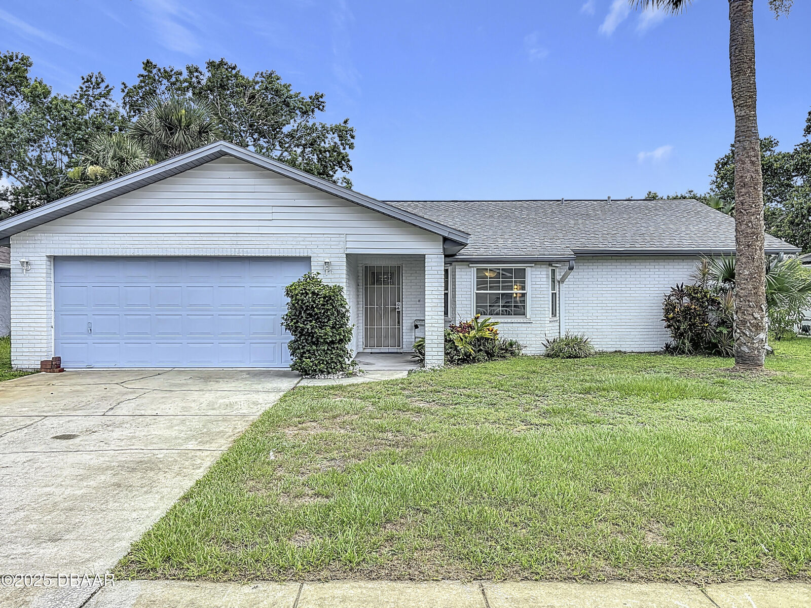 Property Photo: 1182 Peachtree Road FL 32114
