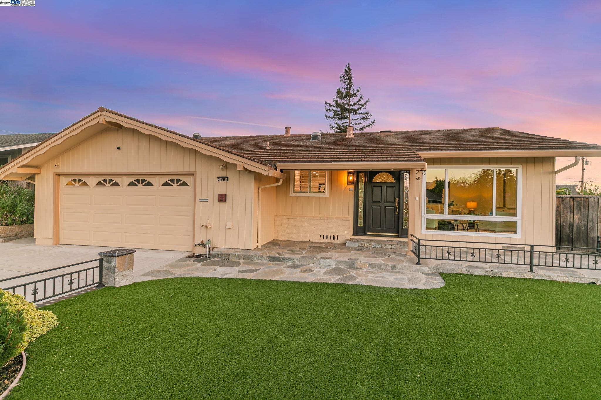 Property Photo: 41519 Apricot Ln CA 94539