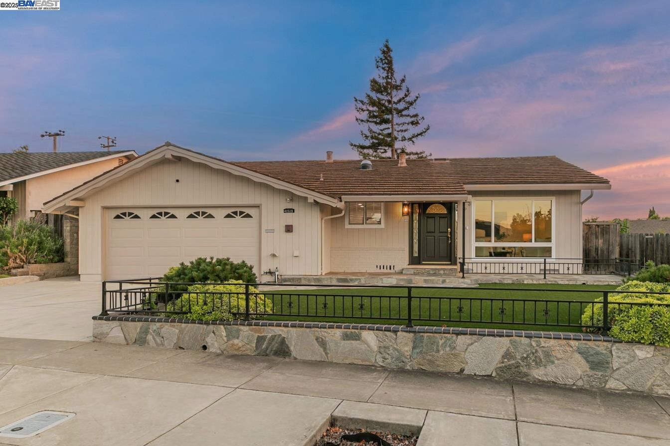 Property Photo:  41519 Apricot Ln  CA 94539 