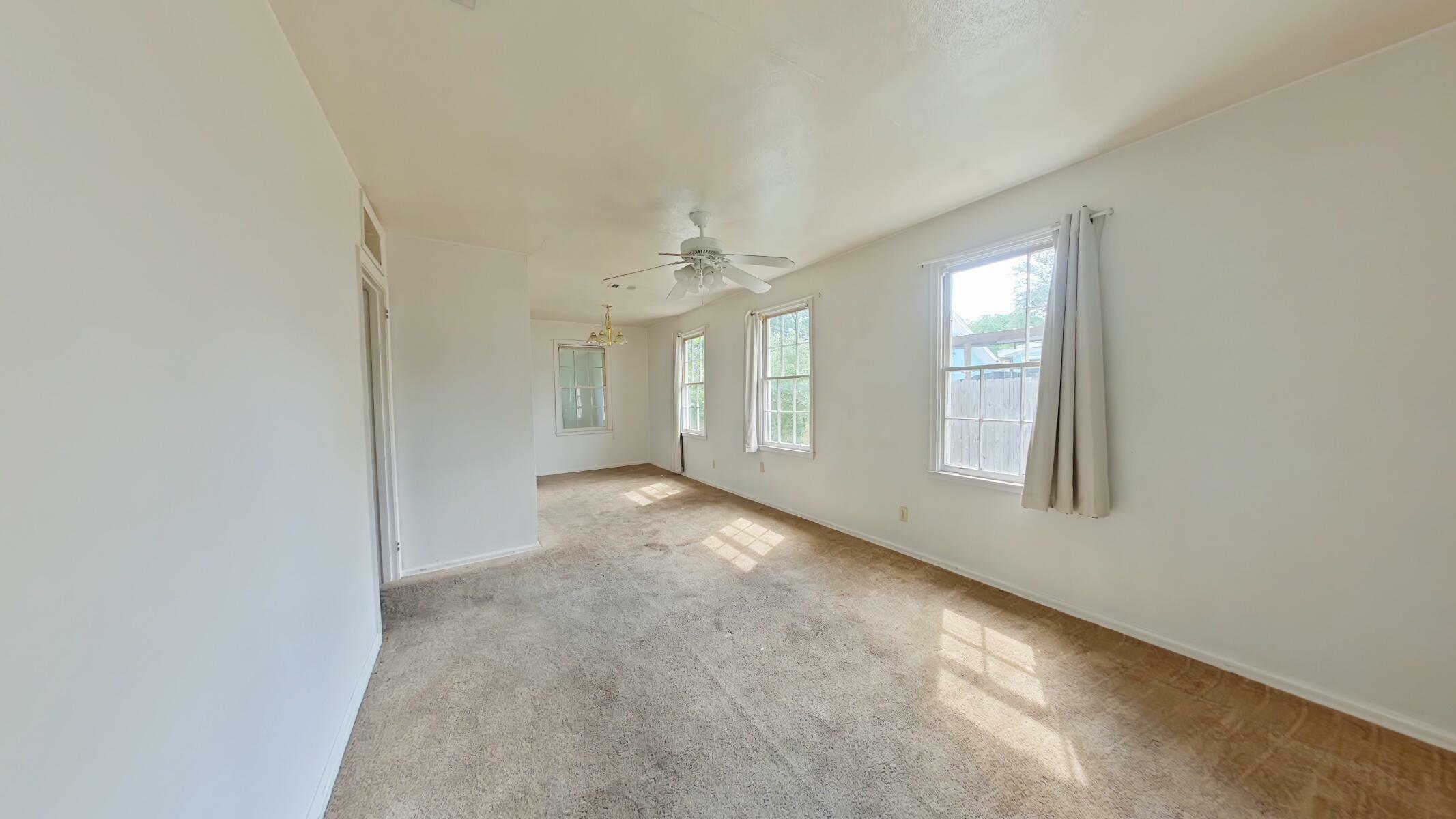 Property Photo: 125 SE Kalash Road FL 32507