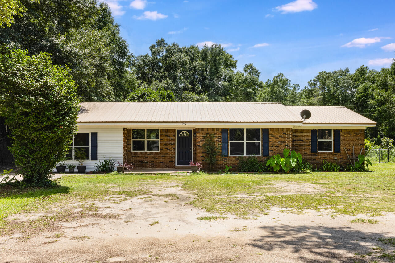 Property Photo: 5442 Hwy 4 FL 32531