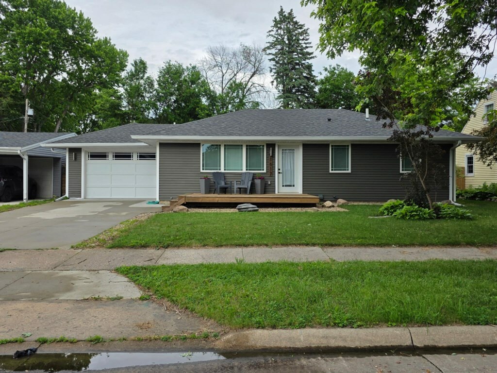 Property Photo:  1617 N 27th Street  IA 50501 