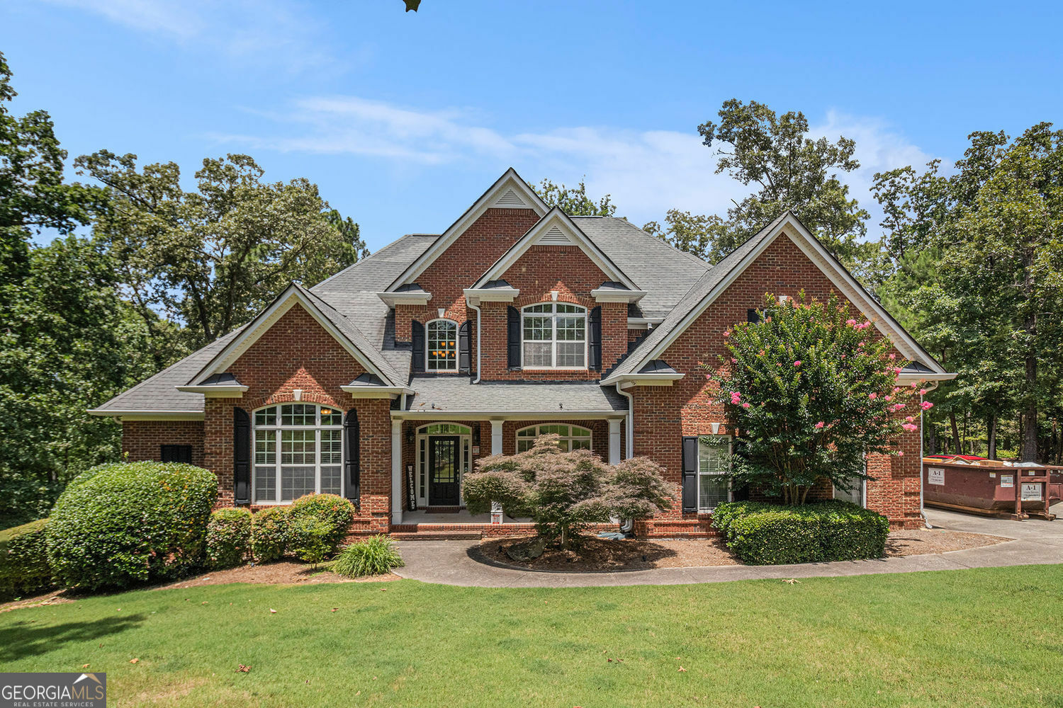 Property Photo: 6255 Hedgestone Way GA 30135