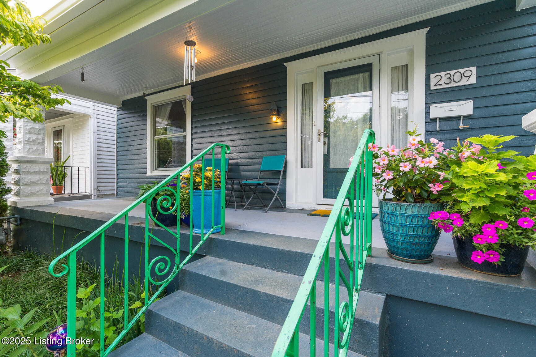 Property Photo: 2309 Payne St KY 40206