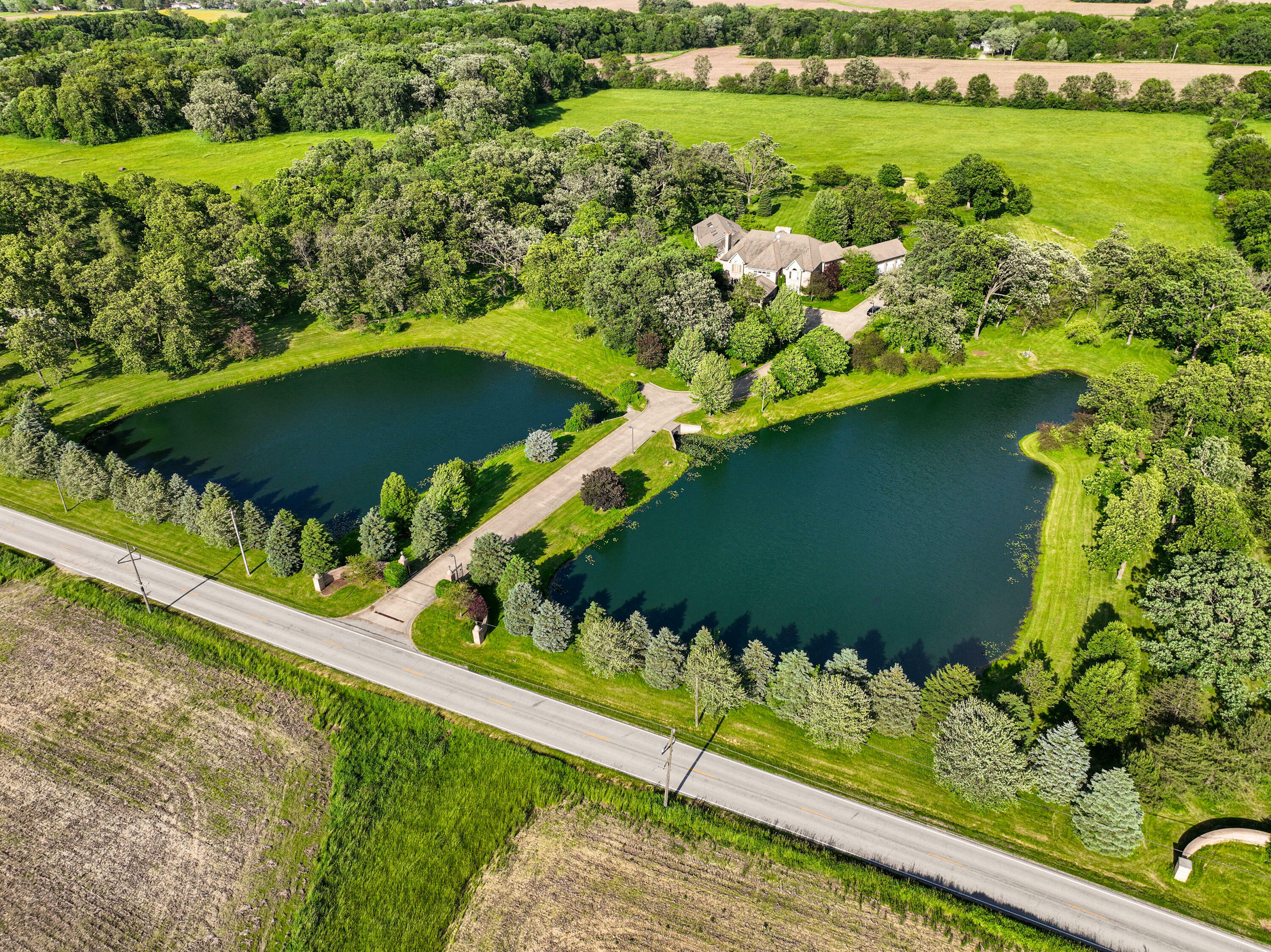 Property Photo: 861 S 800 IN 46341