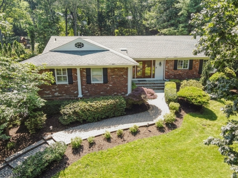 82 Mohawk Rd  Millburn Twp. NJ 07078 photo