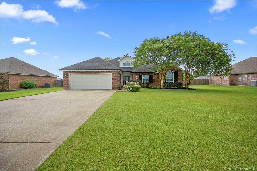 Property Photo: 1678 N Gabriel Square LA 70611