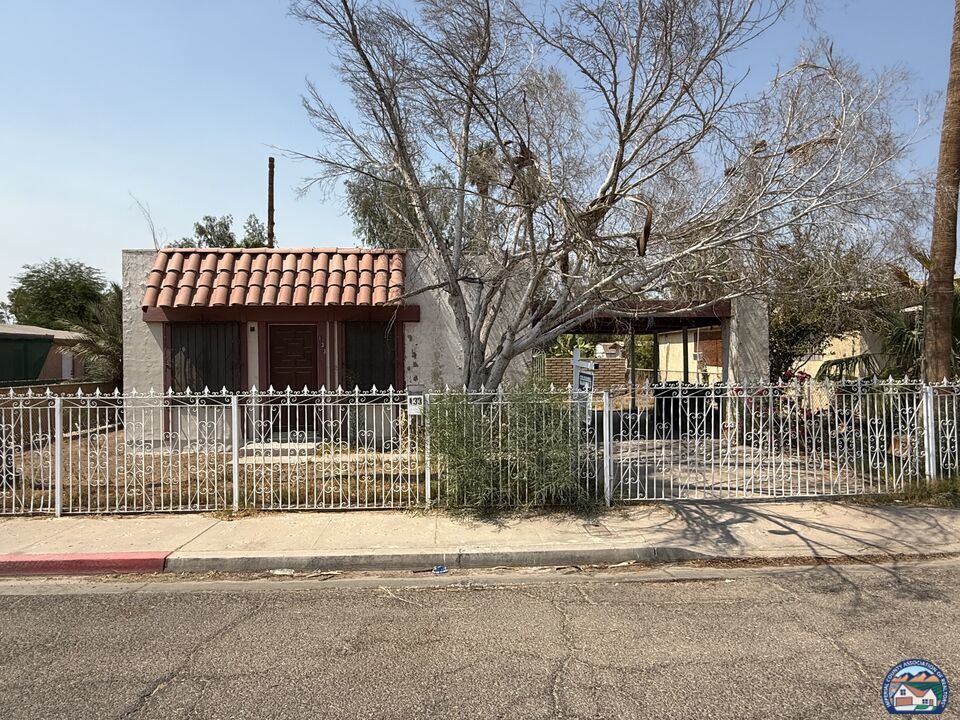 Property Photo: 133 Camarena Ct CA 92231