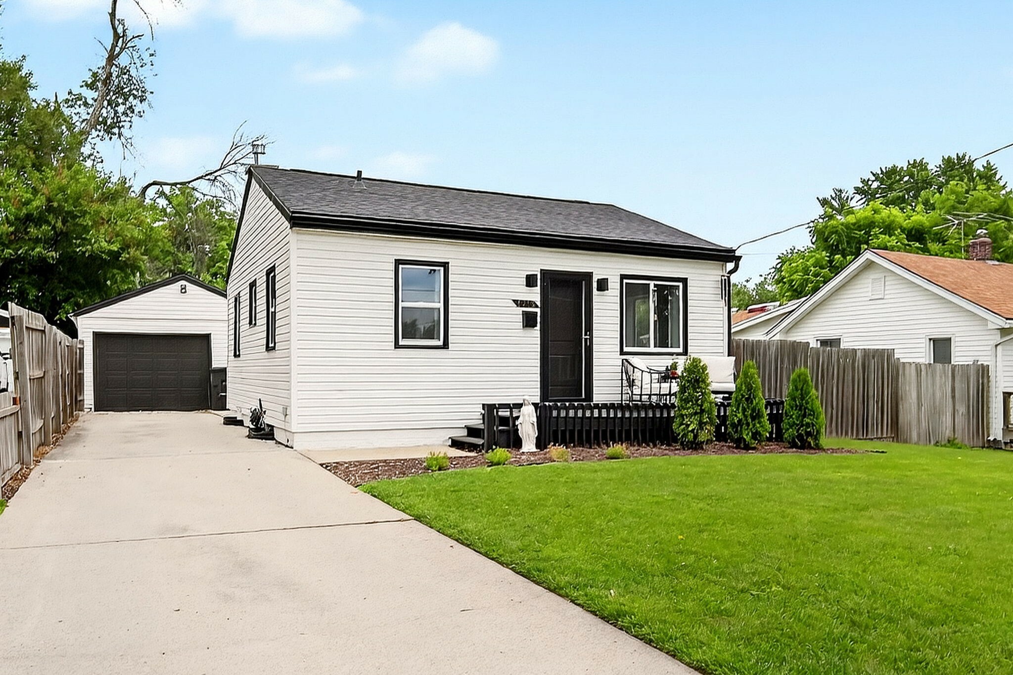 Property Photo:  1315 Bundy Street  IA 50315 