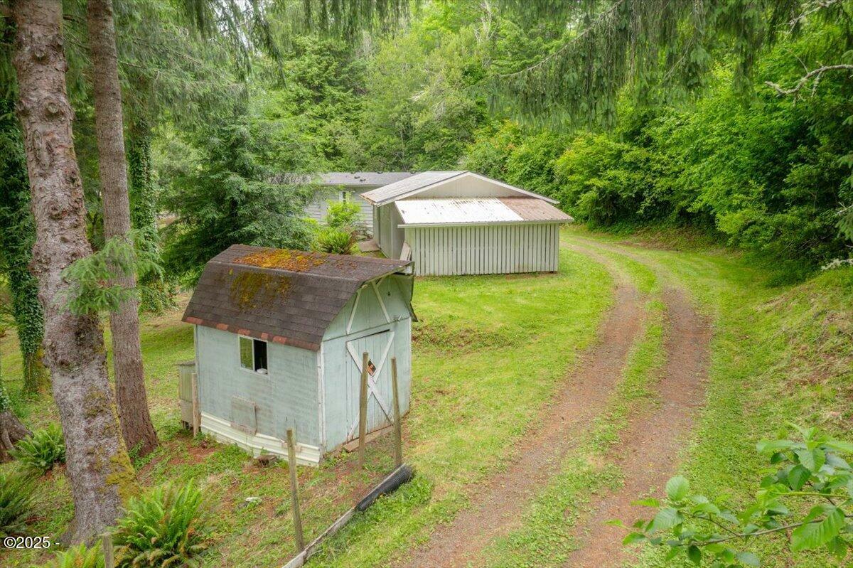 Property Photo: 41 N Echo Mountain Road OR 97368