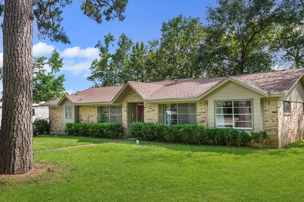 Property Photo:  5 Bostick Place  TX 75901 