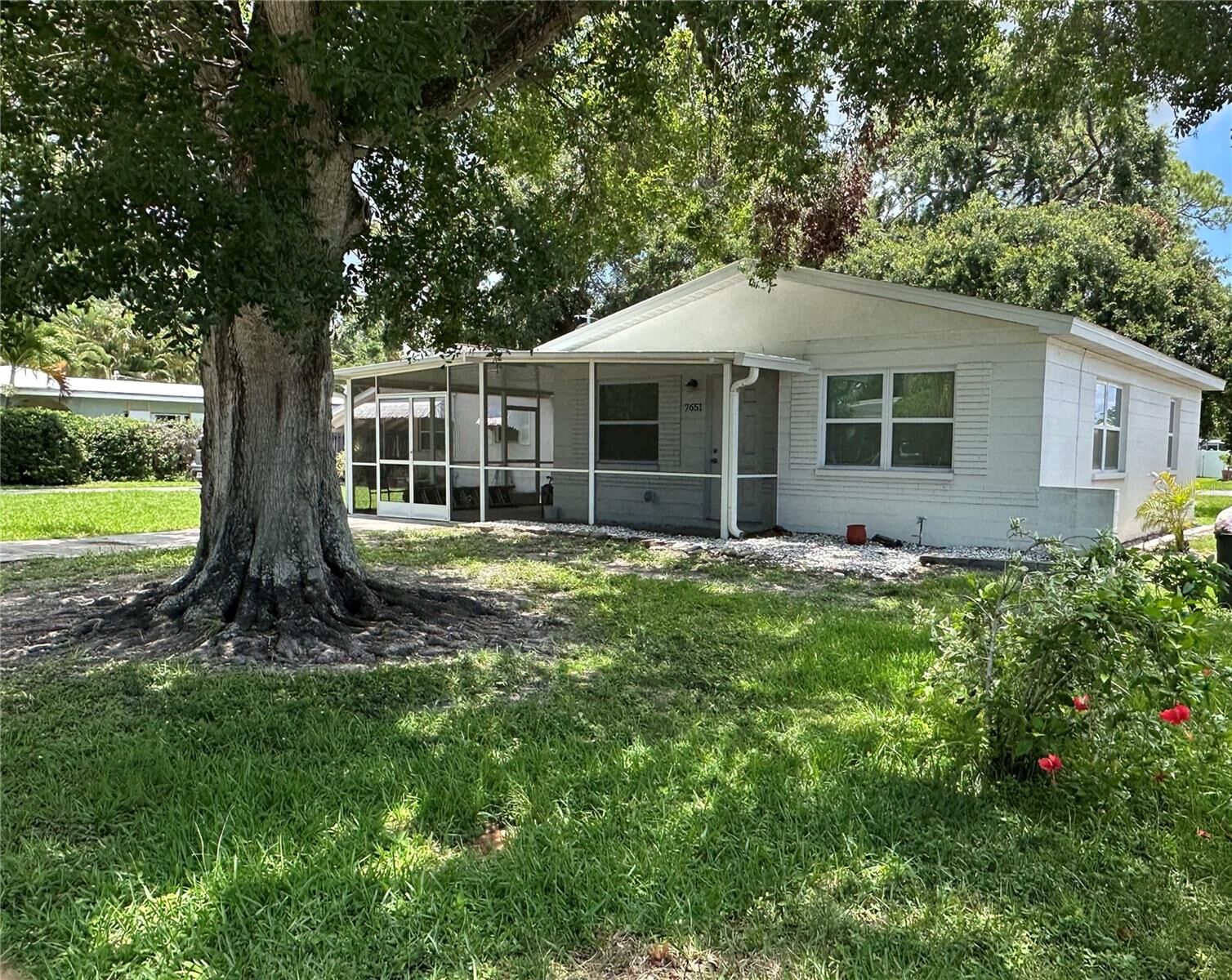 Property Photo:  7651 46th Way N  FL 33781 
