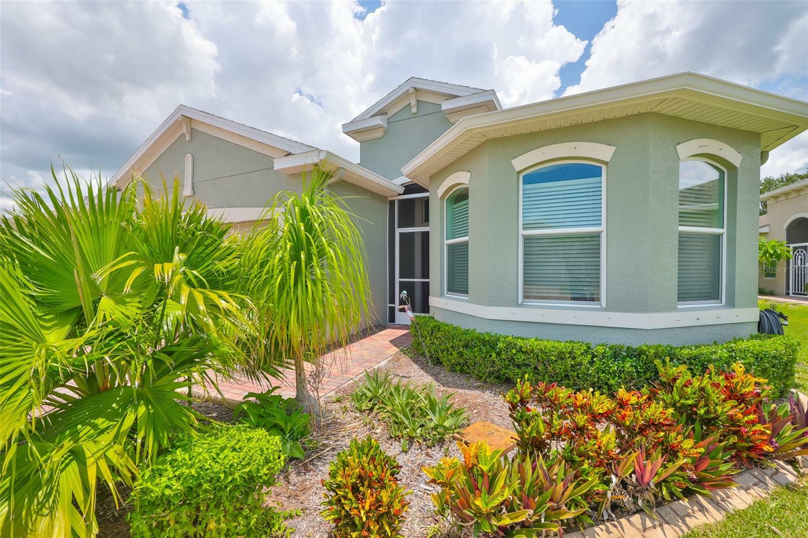 Property Photo: 724 Chipper Drive FL 33573