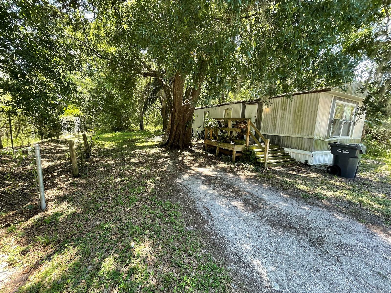 Property Photo: 830 Norton Road FL 33809
