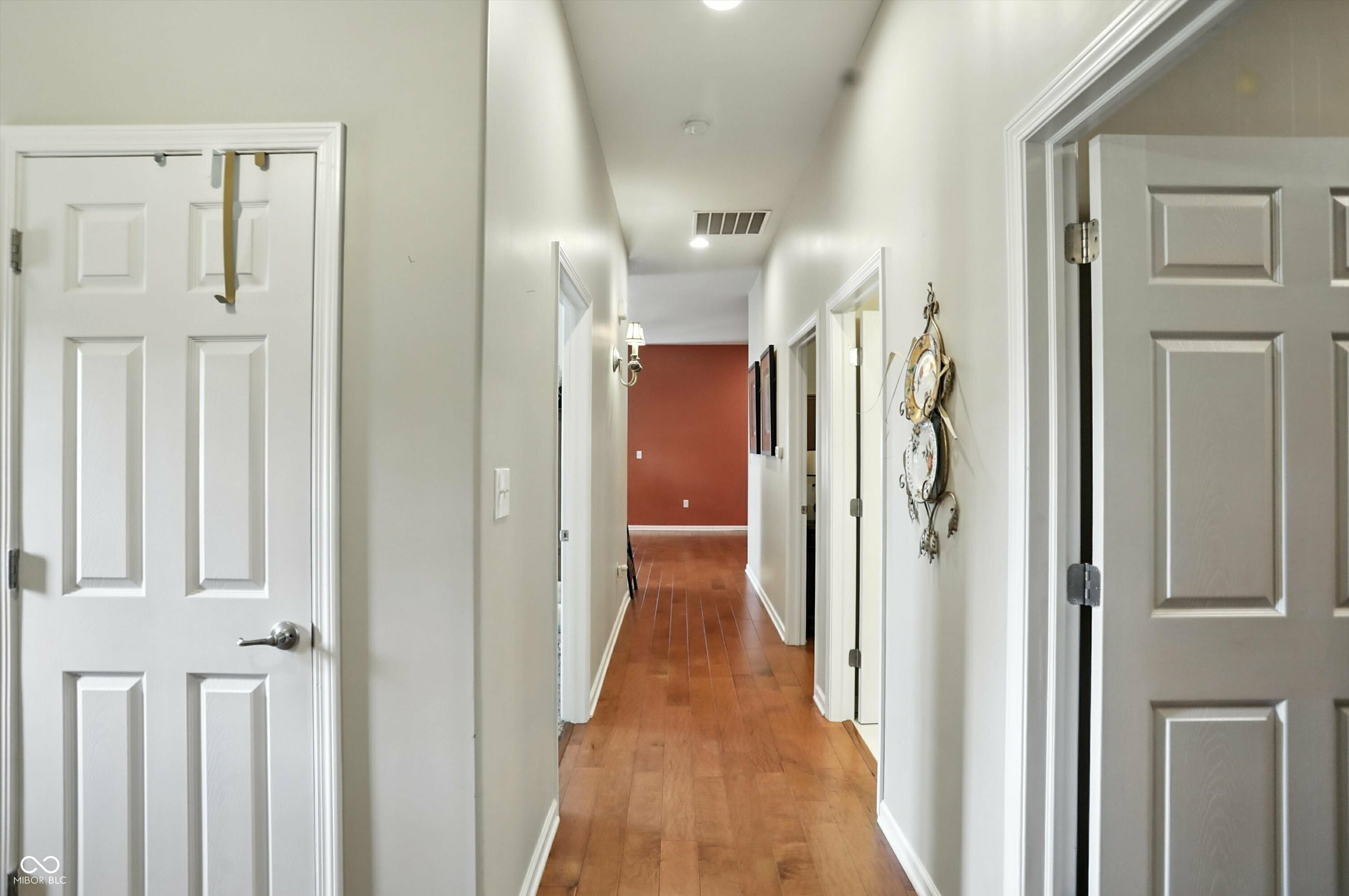 Property Photo: 712 Disciples Way IN 46143