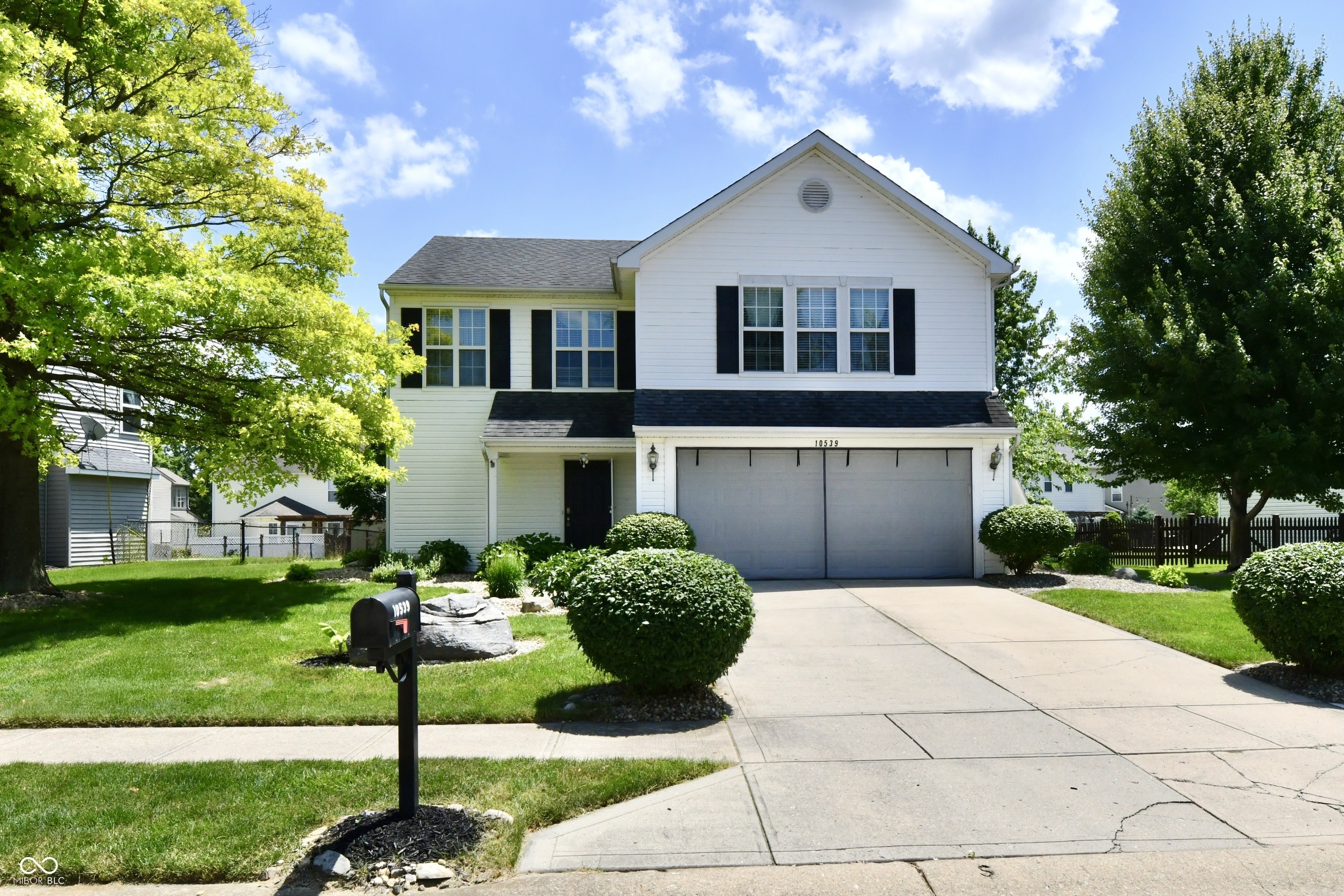 10539 Ross Xing  Fishers IN 46038 photo