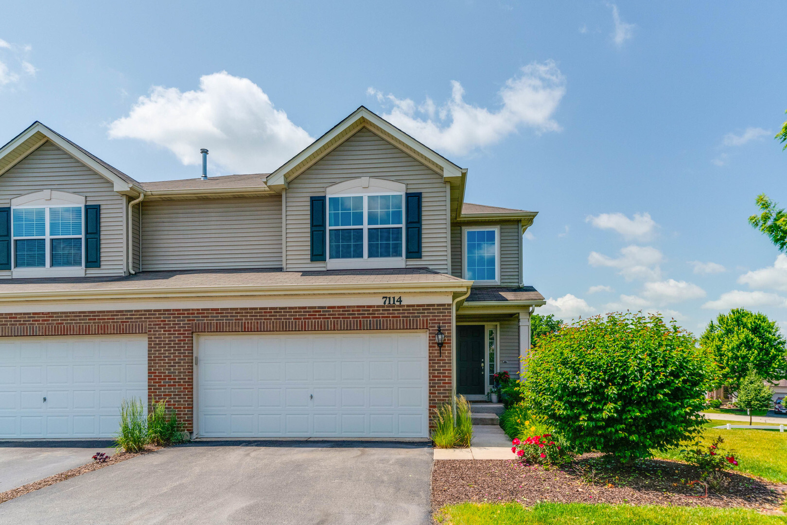 Property Photo: 7114 Hidden Green Circle IL 60020