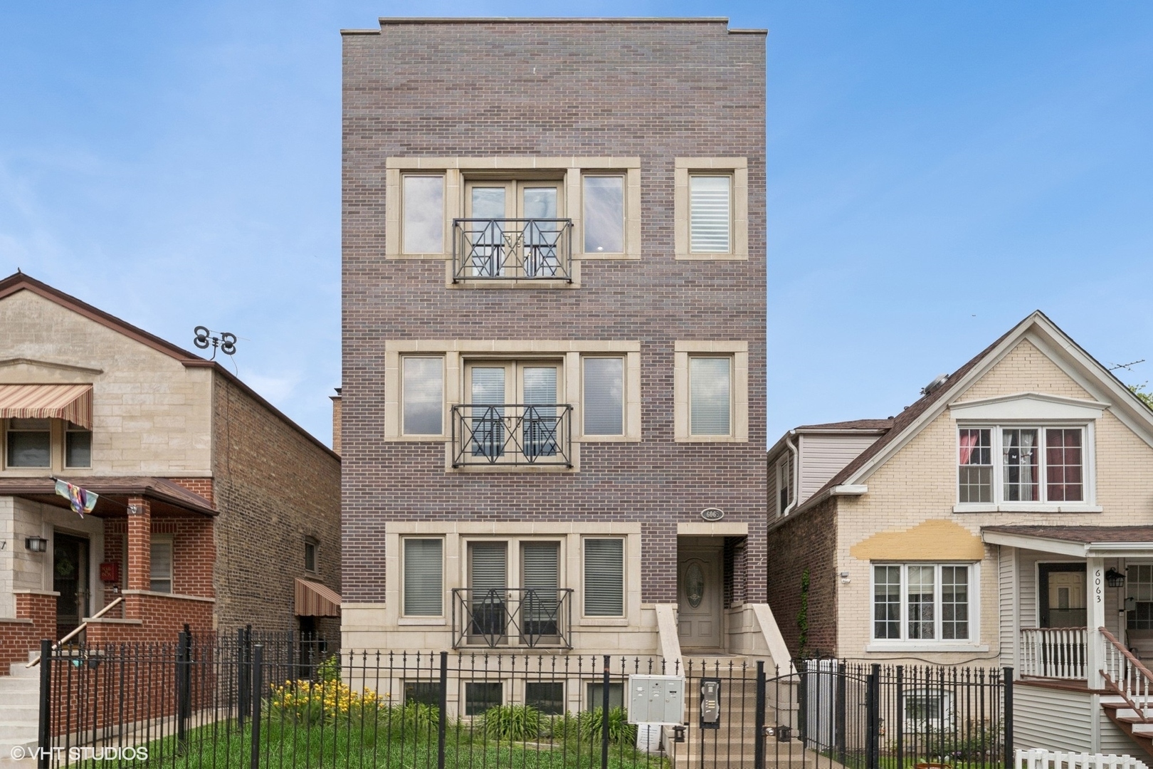 Property Photo:  6065 N Ridge Avenue 3  IL 60660 