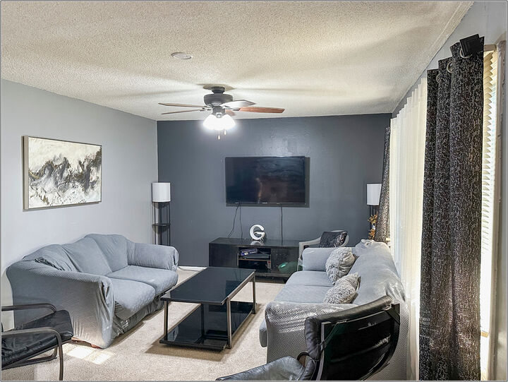 Property Photo: 5540 Pebblebeach Drive IL 60133