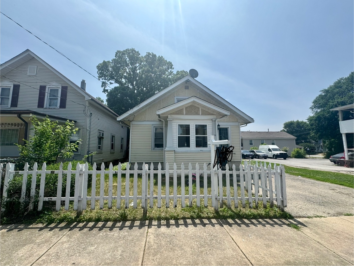 109 Seminary Avenue  Aurora IL 60505 photo