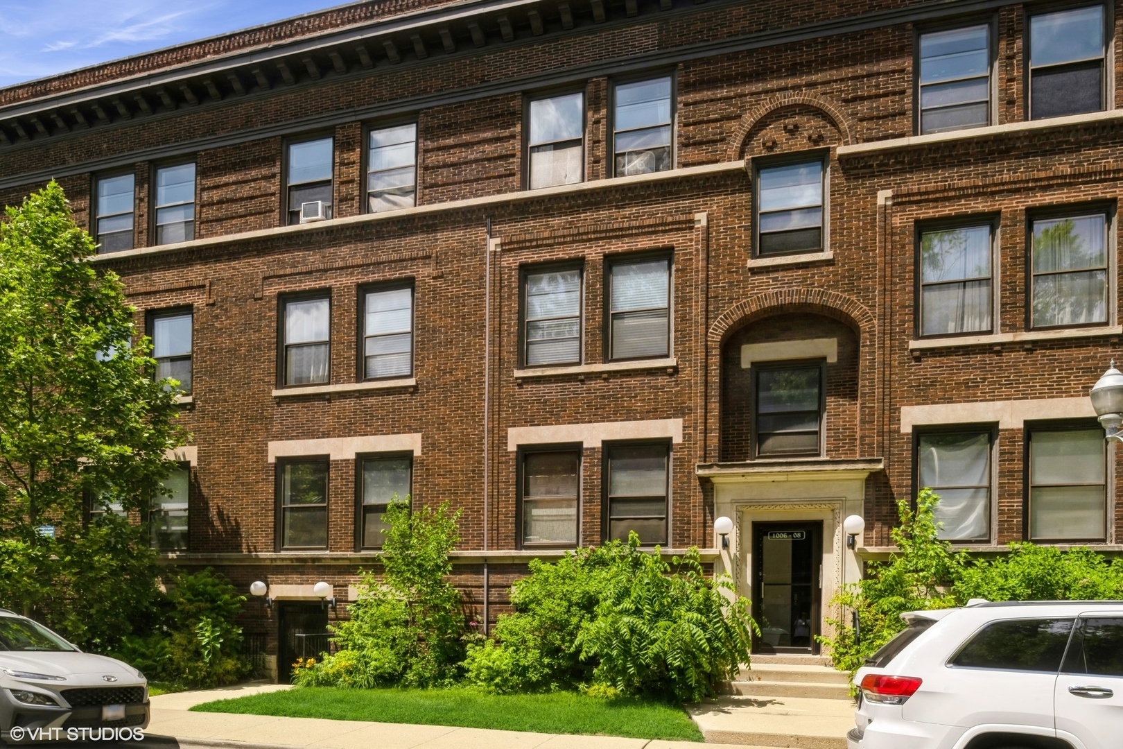Property Photo: 1006 E 54th Street J-2 IL 60615