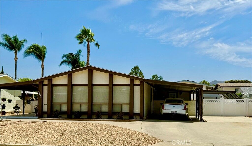 Property Photo: 43657 Walden Way CA 92544