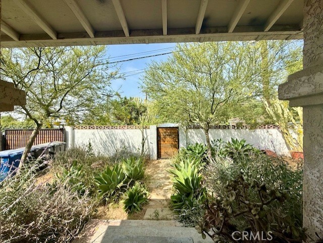 Property Photo: 1186 Buelah Avenue CA 90063