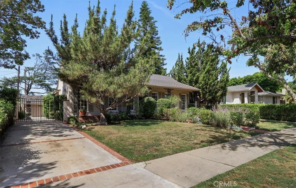 Property Photo: 13510 Valleyheart Drive N CA 91423