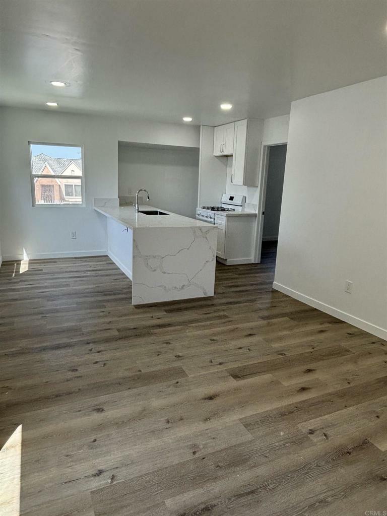 Property Photo: 905 E 5th St CA 91950