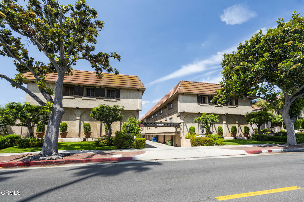Property Photo: 105 N Almansor Street 6 CA 91801