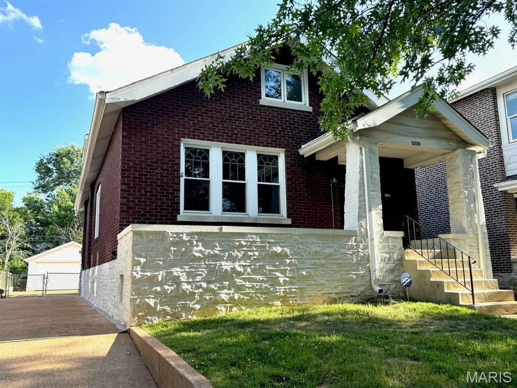Property Photo: 5230 Bancroft Avenue MO 63109