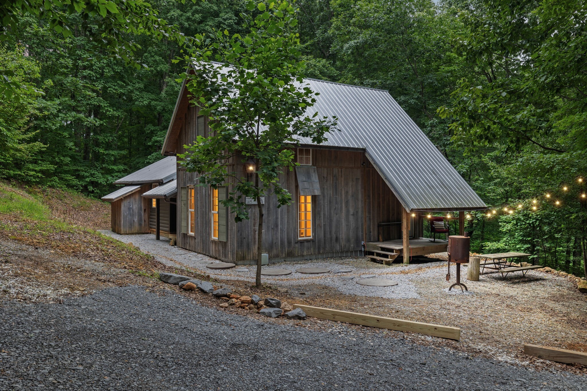 Property Photo:  228 Rack Rd  TN 37025 