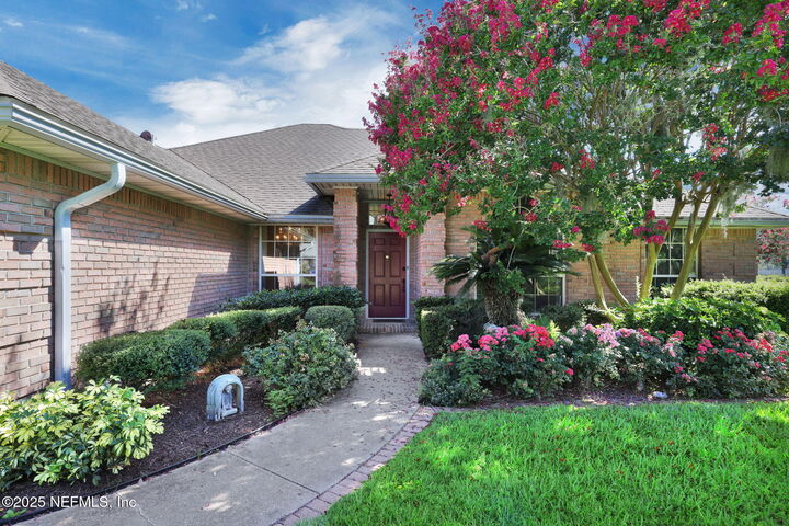Property Photo: 13110 Ebbtide Court FL 32225