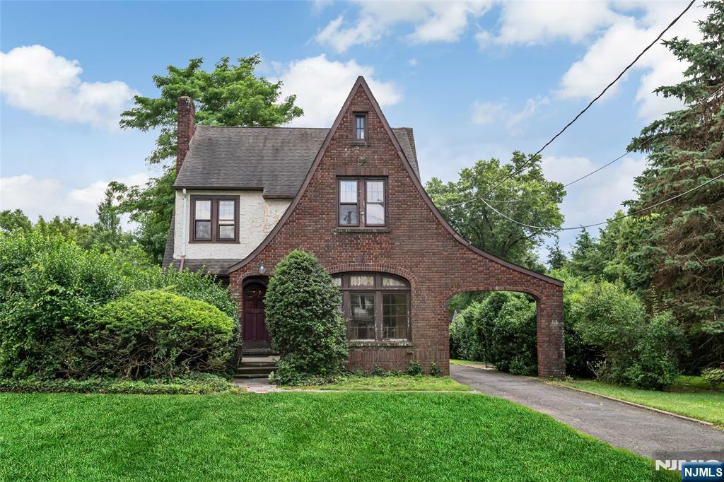 Property Photo:  332 Meadowbrook Avenue  NJ 07450 