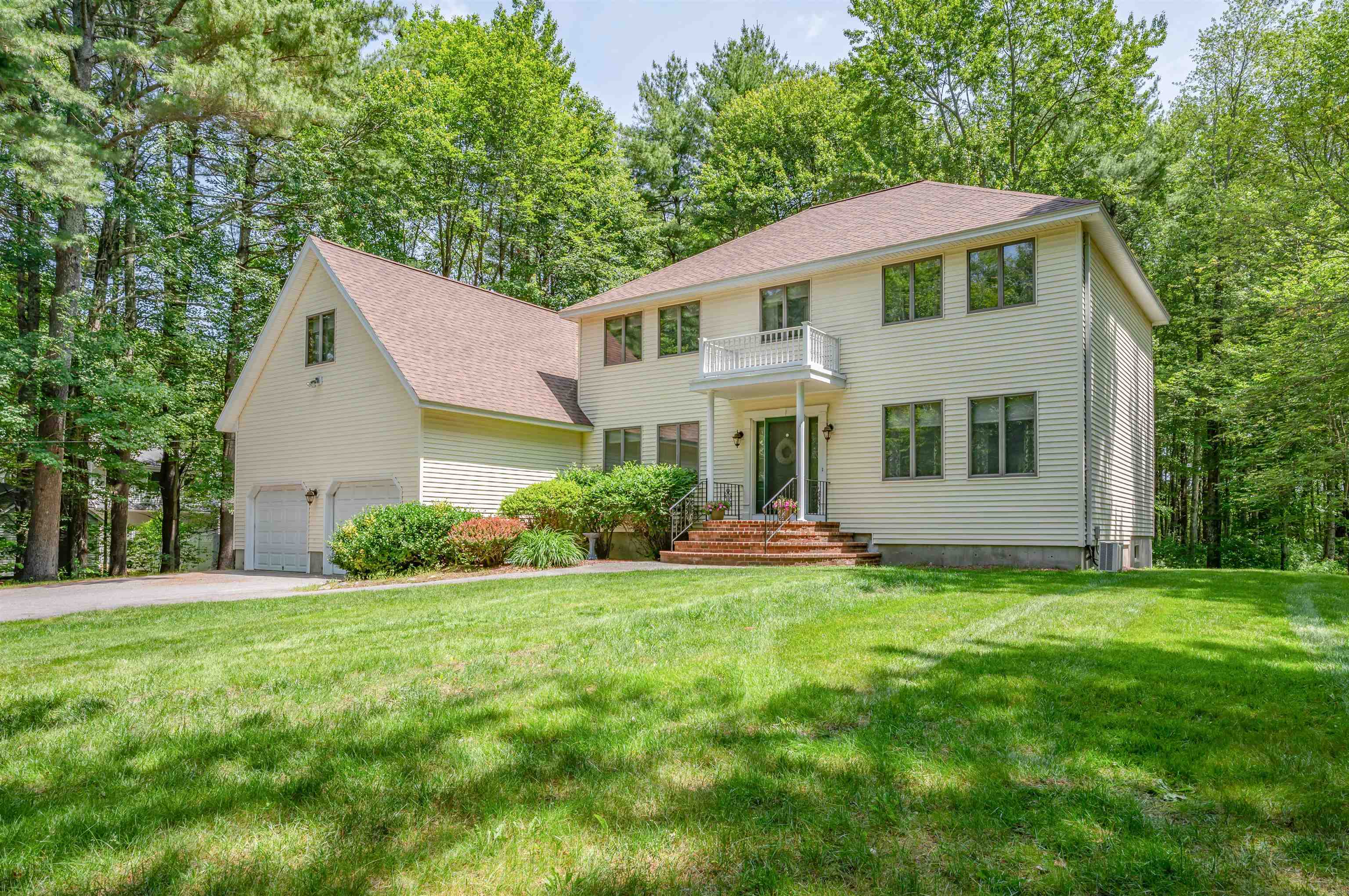 Property Photo: 7 Golden Oaks Drive NH 03079