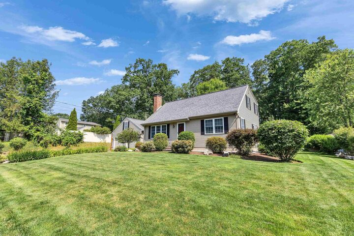 Property Photo: 401 Woodcrest Court NH 03109